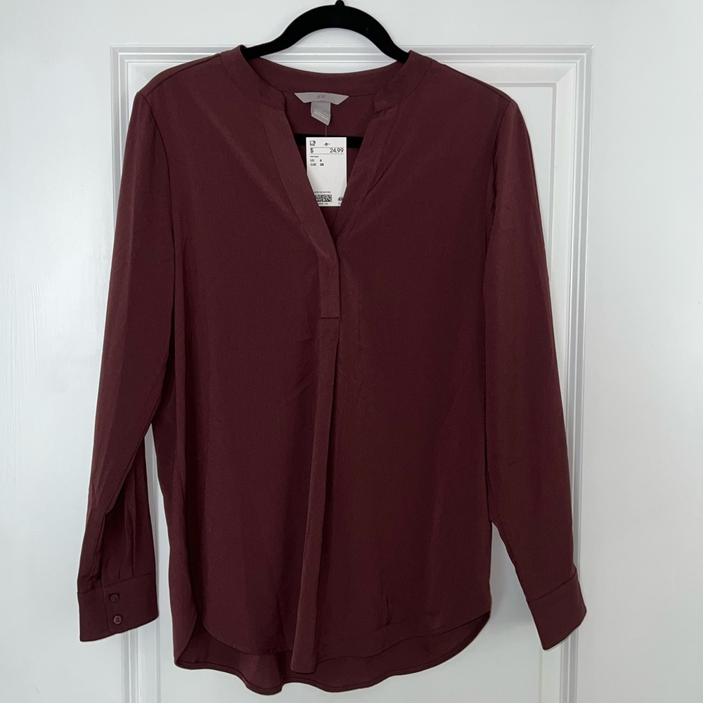 NWT H&M V-Neck Blouse size 6/M